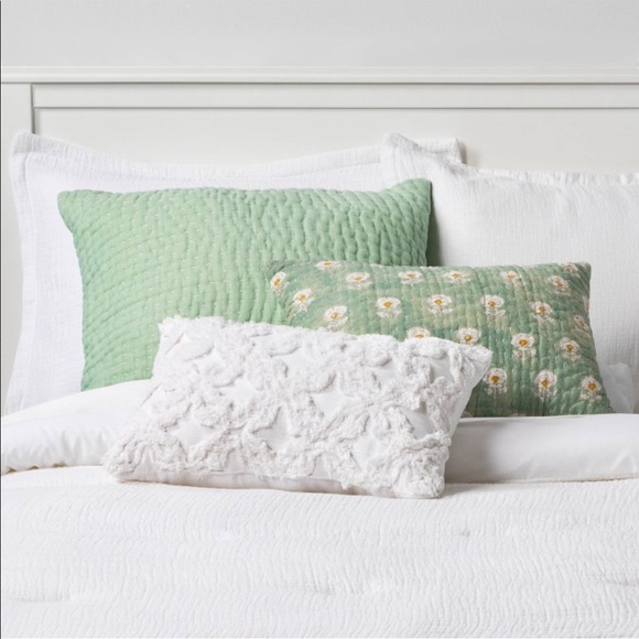 threshold bed pillows